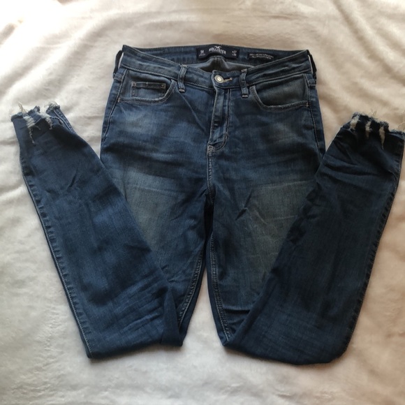 Hollister Skinny Jeans - Picture 3 of 5